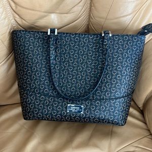 Guess purse - practically new